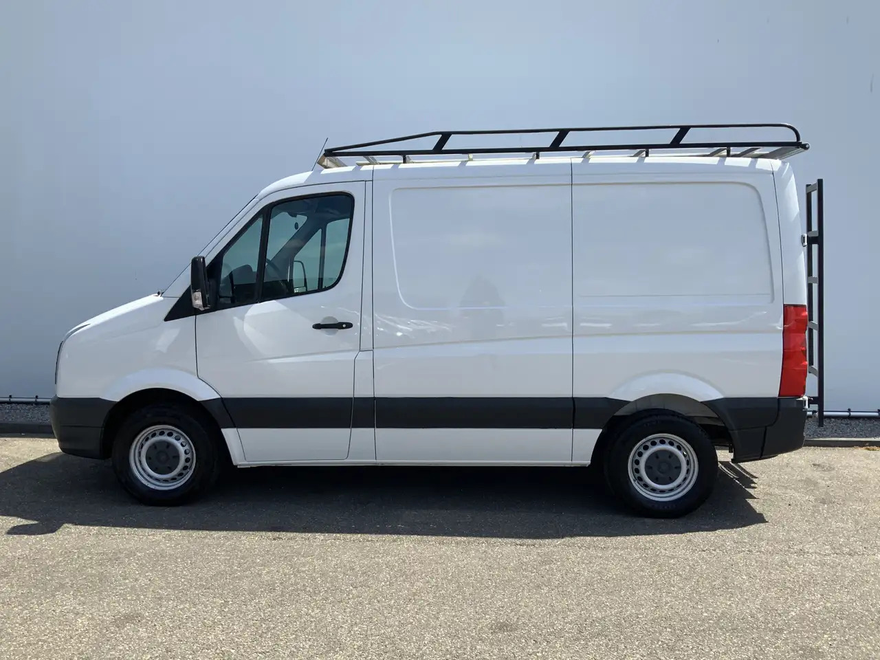 Volkswagen Crafter 35 2.0 TDI L1H1 Airco Cruise 3 Zits Trekhaak 2000 - Товарен бус: снимка 3 Volkswagen Crafter 35 2.0 TDI L1H1 Airco Cruise 3 Zits Trekhaak 2000 - Товарен бус: снимка 3