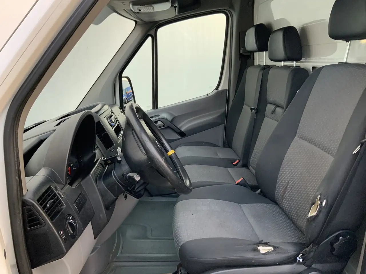 Volkswagen Crafter 35 2.0 TDI L3H1 Glasresteel Airco Cruise 3 Zits UI - Лекотоварен автомобил фургон, Комунална/ Специална техника: снимка 3 Volkswagen Crafter 35 2.0 TDI L3H1 Glasresteel Airco Cruise 3 Zits UI - Лекотоварен автомобил фургон, Комунална/ Специална техника: снимка 3