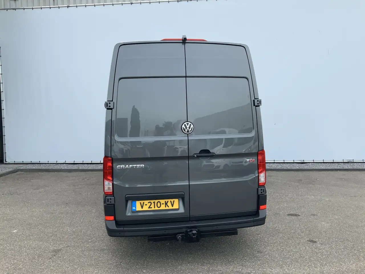Volkswagen Crafter 35 2.0 TDI L3H3 Automaat Cruise Camera leer 3 Zits - Товарен бус: снимка 2 Volkswagen Crafter 35 2.0 TDI L3H3 Automaat Cruise Camera leer 3 Zits - Товарен бус: снимка 2