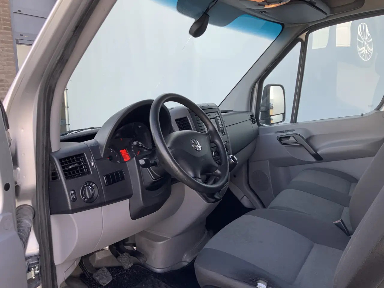 Volkswagen Crafter 46 2.0 TDI L3H1 Airco Cruise Lucht Geveerd Lier Tr - Камион пътна помощ: снимка 5 Volkswagen Crafter 46 2.0 TDI L3H1 Airco Cruise Lucht Geveerd Lier Tr - Камион пътна помощ: снимка 5