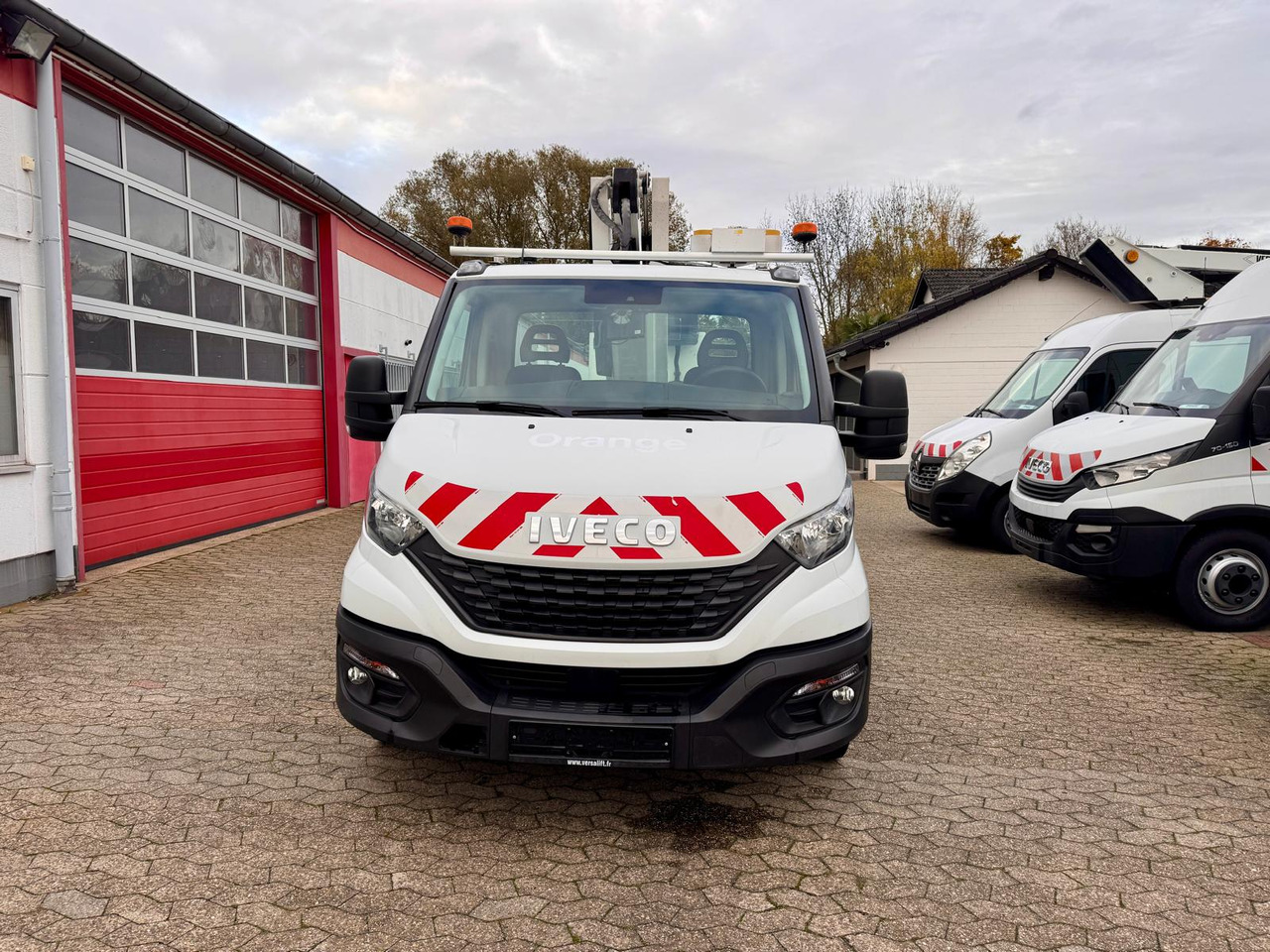IVECO Daily 35S14 Arbeitsbühne Time France LT 36-130-TB EURO 6D - Работна площадка: снимка 2 IVECO Daily 35S14 Arbeitsbühne Time France LT 36-130-TB EURO 6D - Работна площадка: снимка 2