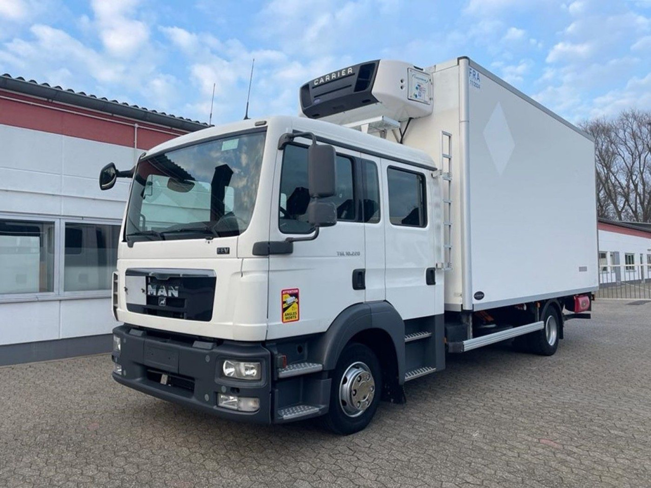 MAN TGL 10.220 Doka Tiefkühlkoffer LBW 1.5t - Рефрижератор камион: снимка 1 MAN TGL 10.220 Doka Tiefkühlkoffer LBW 1.5t - Рефрижератор камион: снимка 1