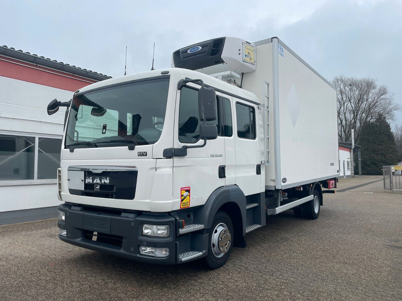 MAN TGL 10.220 EEV Doka Tiefkühlkoffer Ladebordwand - Камион фургон: снимка 1 MAN TGL 10.220 EEV Doka Tiefkühlkoffer Ladebordwand - Камион фургон: снимка 1