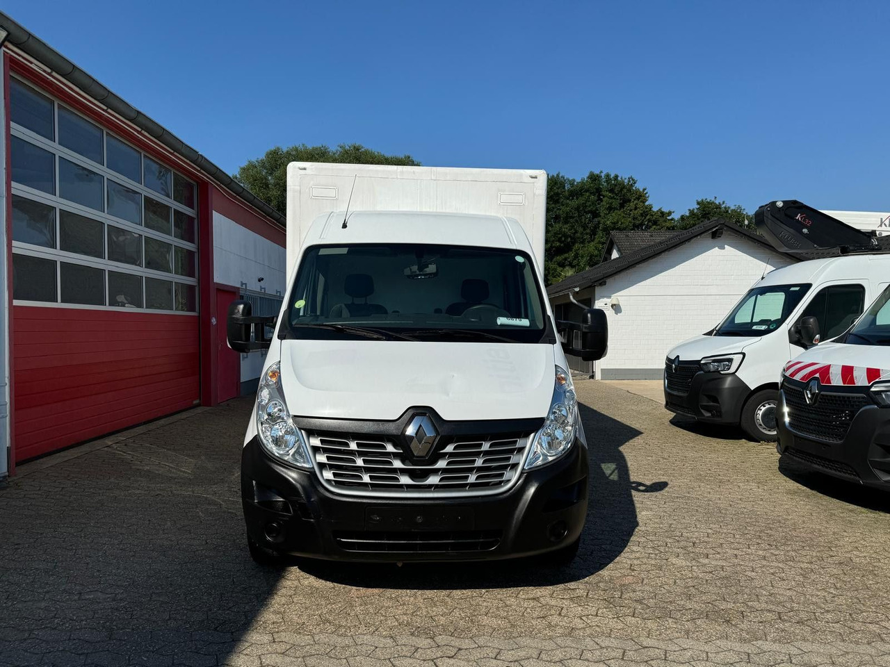 Renault Master Koffer mit Auffahrrampe 1200kg Nutzlast - Лекотоварен автомобил фургон: снимка 2 Renault Master Koffer mit Auffahrrampe 1200kg Nutzlast - Лекотоварен автомобил фургон: снимка 2