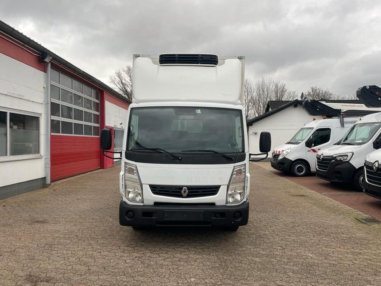 Renault Maxity Tiefkühlkoffer Multi-Temp Ladebordwand - Хладилен бус: снимка 2 Renault Maxity Tiefkühlkoffer Multi-Temp Ladebordwand - Хладилен бус: снимка 2