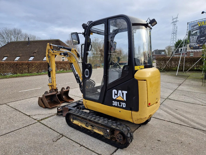 Caterpillar 301.7D with low hours! - Мини багер: снимка 3 Caterpillar 301.7D with low hours! - Мини багер: снимка 3