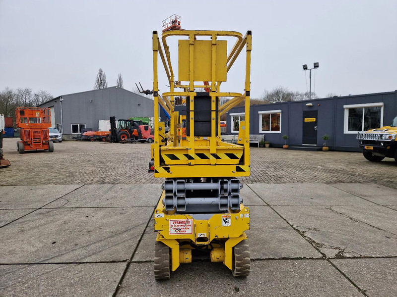 Genie GS2032 elektrisch werkhoogte 8m. met keuring - Ножична работна платформа: снимка 5 Genie GS2032 elektrisch werkhoogte 8m. met keuring - Ножична работна платформа: снимка 5