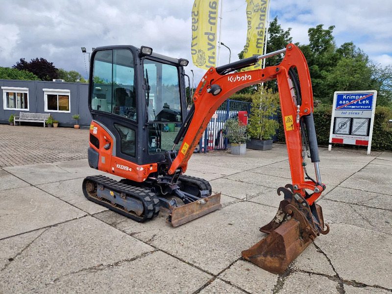 Kubota KX019-4 CW05 met 2 bakken - Мини багер: снимка 2 Kubota KX019-4 CW05 met 2 bakken - Мини багер: снимка 2