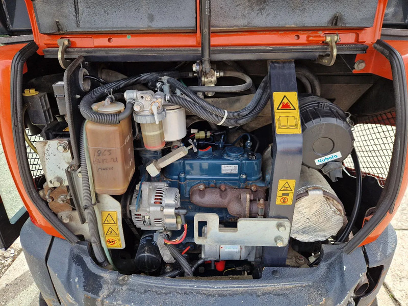Kubota KX019-4 CW05 met 2 bakken - Мини багер: снимка 5 Kubota KX019-4 CW05 met 2 bakken - Мини багер: снимка 5