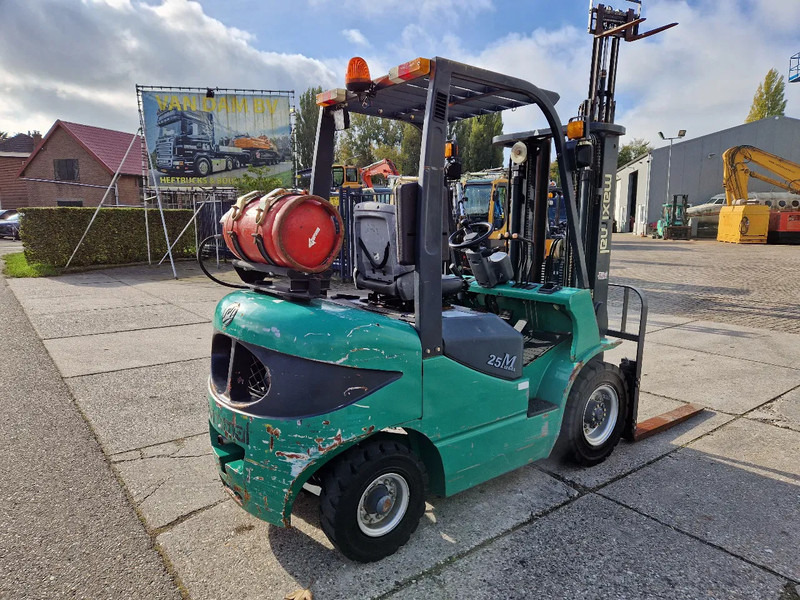 Maximal Nissan Zhejiang 2.5 ton LPG LOW HOURS - Газокар: снимка 4 Maximal Nissan Zhejiang 2.5 ton LPG LOW HOURS - Газокар: снимка 4