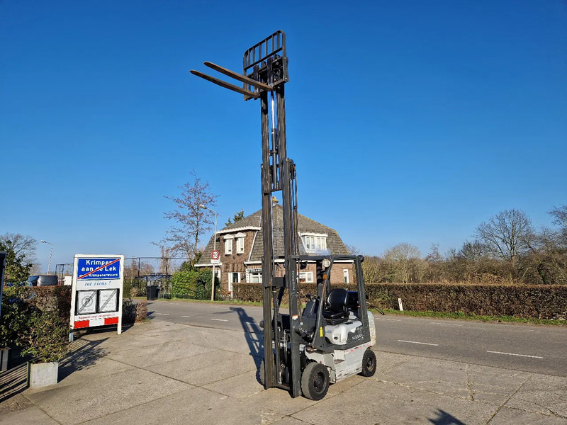 Nissan 1.8 ton LPG triplomast - Газокар: снимка 3 Nissan 1.8 ton LPG triplomast - Газокар: снимка 3