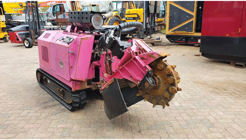 Onbekend Bandit 2900T stobben/stronkenfrees - Приставка за изкореняване на дънери: снимка 3 Onbekend Bandit 2900T stobben/stronkenfrees - Приставка за изкореняване на дънери: снимка 3