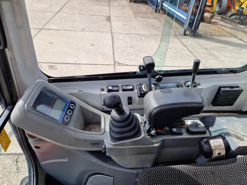 Мини багер Takeuchi TB216 met 2089 uur: снимка 10