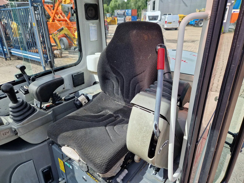 Мини багер Takeuchi TB216 met 2089 uur: снимка 8
