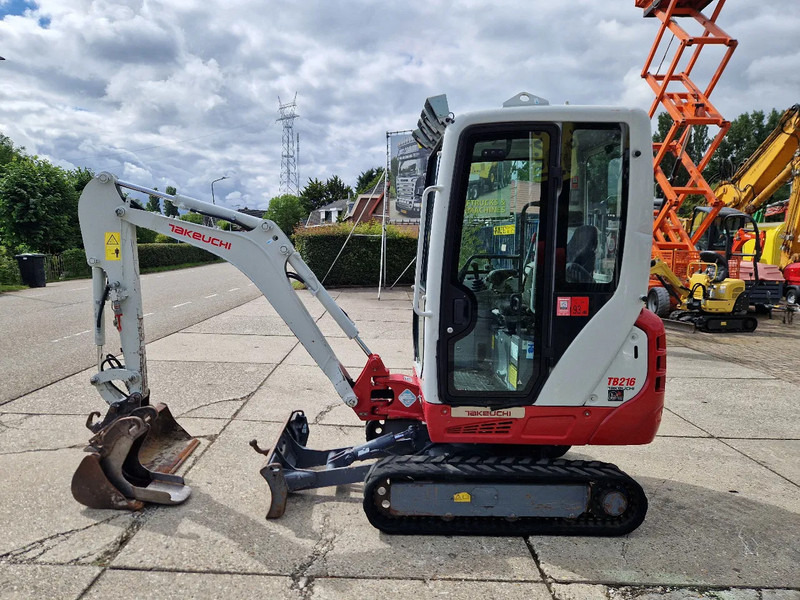 Мини багер Takeuchi TB216 met 2089 uur: снимка 17 Мини багер Takeuchi TB216 met 2089 uur: снимка 17