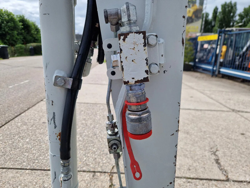 Мини багер Takeuchi TB216 met 2089 uur: снимка 14 Мини багер Takeuchi TB216 met 2089 uur: снимка 14