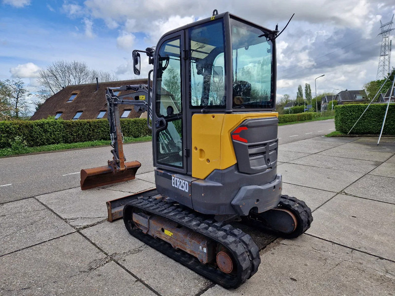 Volvo ECR25D met 2562 uur - Мини багер: снимка 3 Volvo ECR25D met 2562 uur - Мини багер: снимка 3