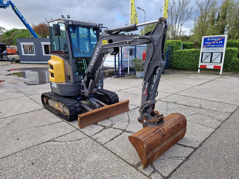 Volvo ECR25D met 2562 uur - Мини багер: снимка 2 Volvo ECR25D met 2562 uur - Мини багер: снимка 2