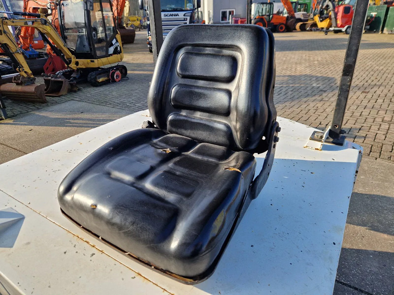 Yale 4.5 ton elektrisch triplomast - Електрокар: снимка 5 Yale 4.5 ton elektrisch triplomast - Електрокар: снимка 5