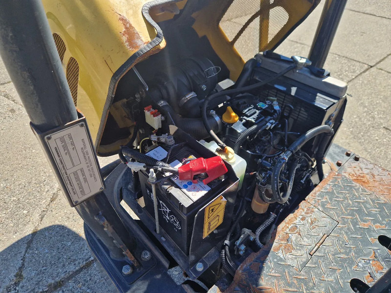 Yanmar C12R-B 3-zijdig kiepend - Самосвал: снимка 5 Yanmar C12R-B 3-zijdig kiepend - Самосвал: снимка 5