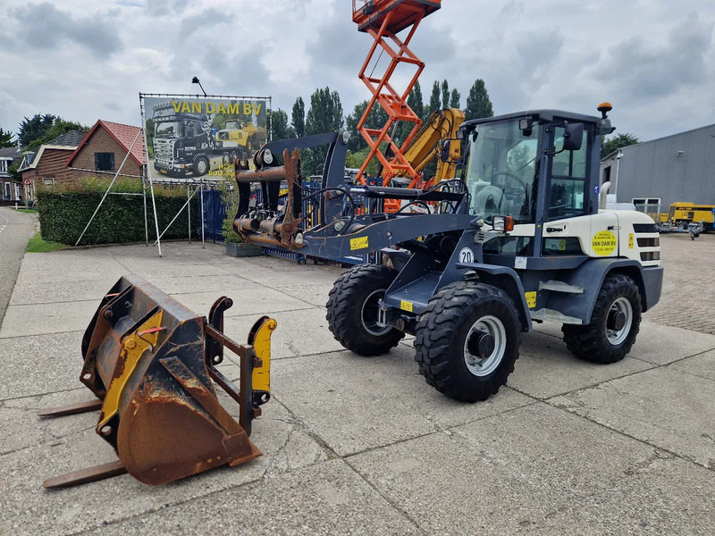 Yanmar TL80 / Terex TL80 / Schaeff TL80 very low hours! - Колесен товарач: снимка 1 Yanmar TL80 / Terex TL80 / Schaeff TL80 very low hours! - Колесен товарач: снимка 1