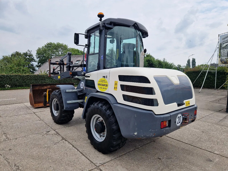 Yanmar TL80 / Terex TL80 / Schaeff TL80 very low hours! - Колесен товарач: снимка 4 Yanmar TL80 / Terex TL80 / Schaeff TL80 very low hours! - Колесен товарач: снимка 4