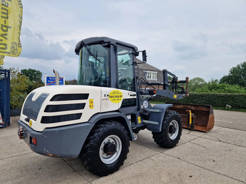 Yanmar TL80 / Terex TL80 / Schaeff TL80 very low hours! - Колесен товарач: снимка 3 Yanmar TL80 / Terex TL80 / Schaeff TL80 very low hours! - Колесен товарач: снимка 3