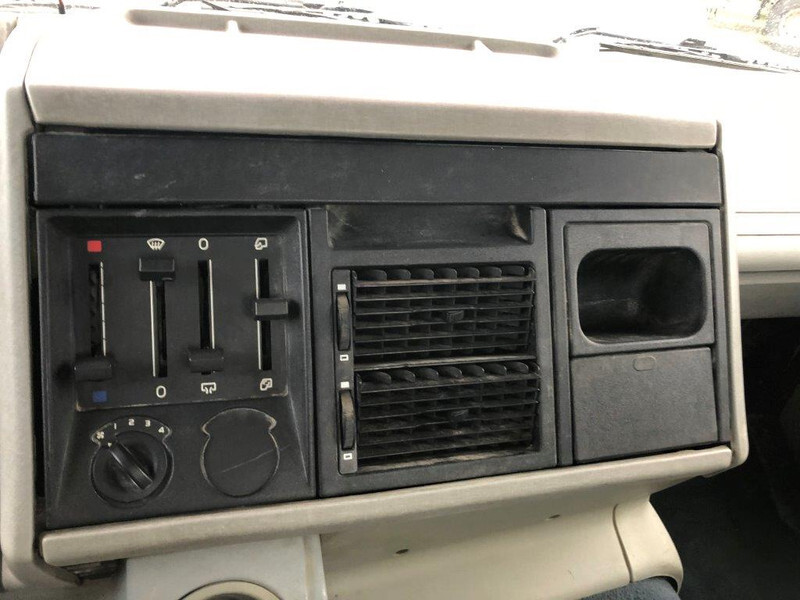 Самосвал камион, Камион с кран DAF 95.350 ATi - 6x4: снимка 20 Самосвал камион, Камион с кран DAF 95.350 ATi - 6x4: снимка 20