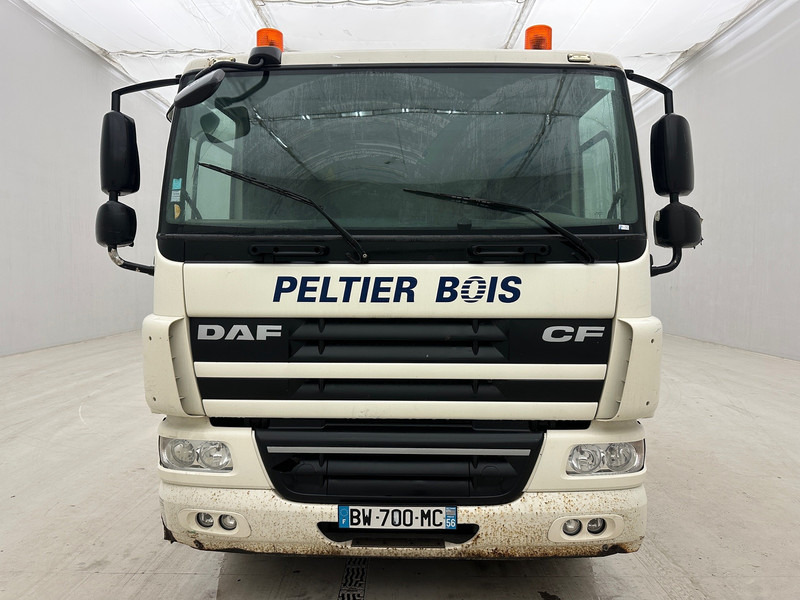DAF CF65.250 - Бордови камион, Камион с кран: снимка 2 DAF CF65.250 - Бордови камион, Камион с кран: снимка 2