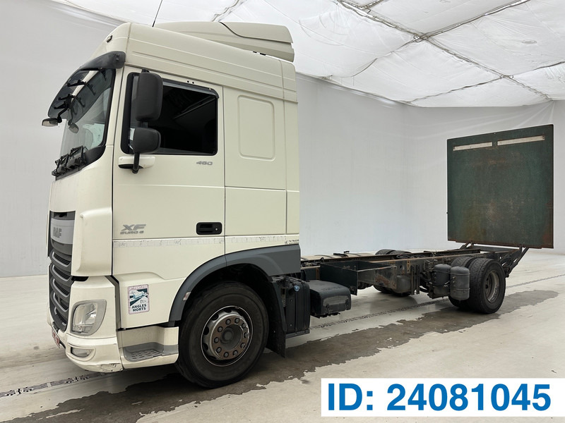 DAF XF 460 Space Cab - Шаси кабина: снимка 1 DAF XF 460 Space Cab - Шаси кабина: снимка 1