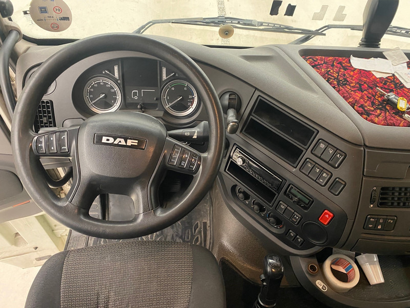 Камион с брезент DAF XF 460 Super Space Cab: снимка 12