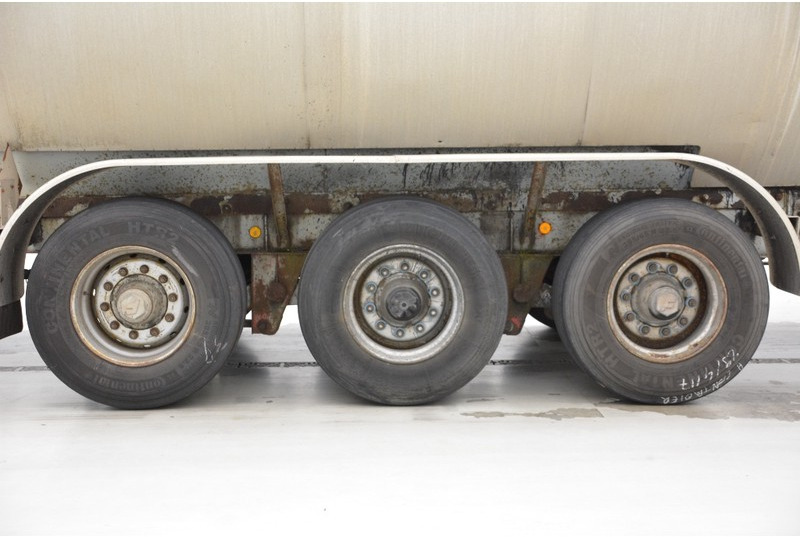 Fruehauf Bitumen tank trailer - Полуремарке цистерна: снимка 4 Fruehauf Bitumen tank trailer - Полуремарке цистерна: снимка 4