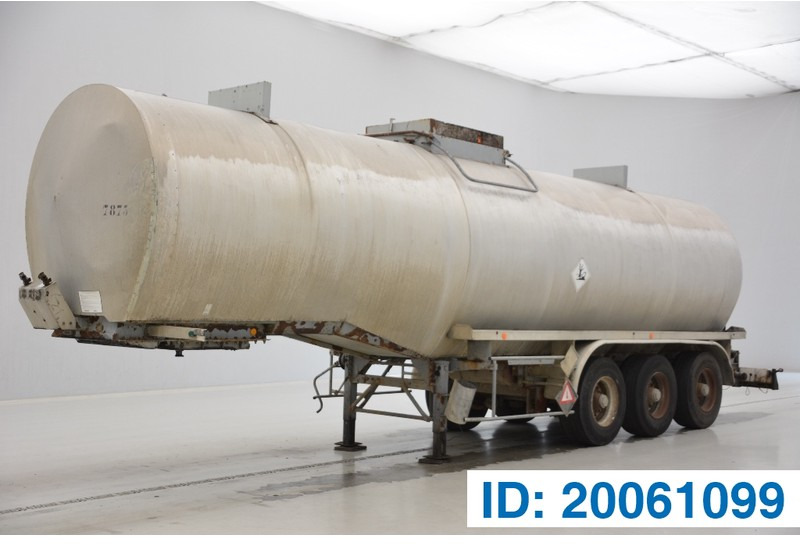 Fruehauf Bitumen tank trailer - Полуремарке цистерна: снимка 1 Fruehauf Bitumen tank trailer - Полуремарке цистерна: снимка 1