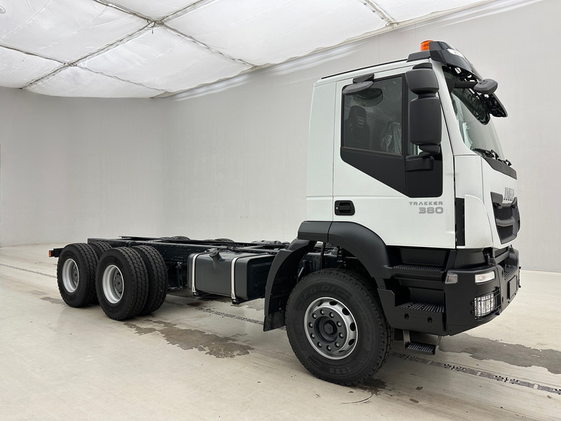 Iveco Trakker 380 - 6x4 - Шаси кабина: снимка 3 Iveco Trakker 380 - 6x4 - Шаси кабина: снимка 3