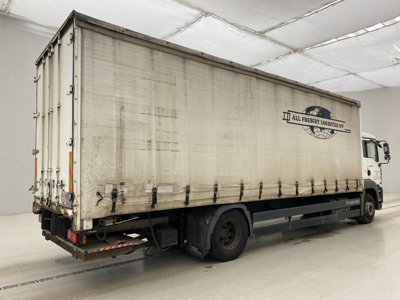 MAN TGA 18.320 - Камион с брезент: снимка 4 MAN TGA 18.320 - Камион с брезент: снимка 4