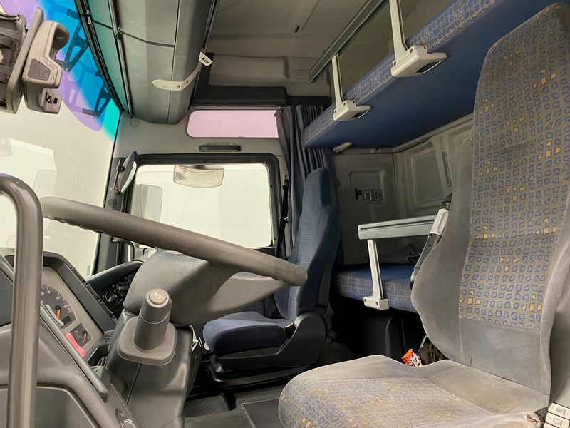 Контейнеровоз/ Сменна каросерия камион MAN TGA26.410 - 6x2: снимка 10 Контейнеровоз/ Сменна каросерия камион MAN TGA26.410 - 6x2: снимка 10