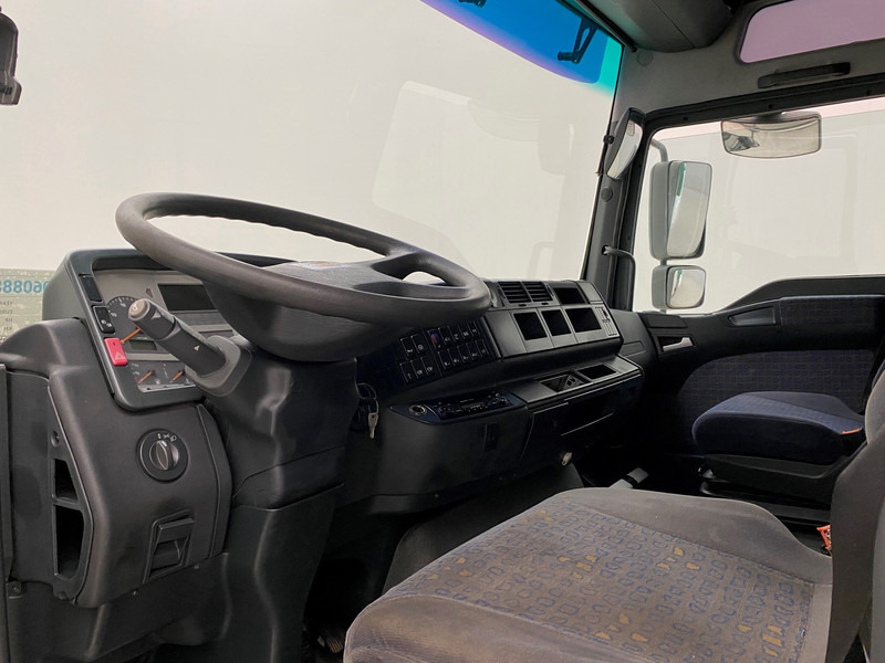 Контейнеровоз/ Сменна каросерия камион MAN TGA26.410 - 6x2: снимка 9 Контейнеровоз/ Сменна каросерия камион MAN TGA26.410 - 6x2: снимка 9