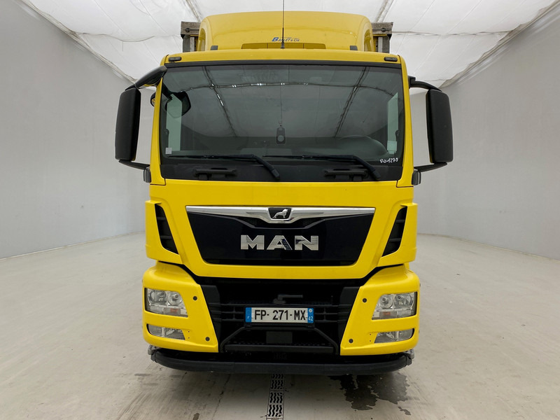 MAN TGS 18.320 - Камион с брезент: снимка 2 MAN TGS 18.320 - Камион с брезент: снимка 2