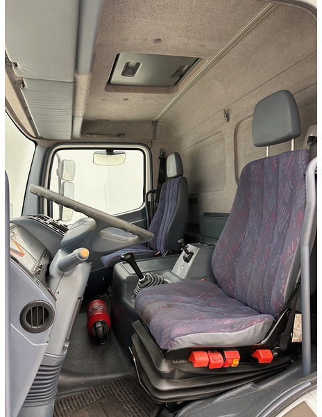 Interior photo 3: Камион фургон Mercedes-Benz Atego 815