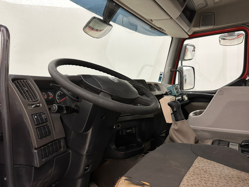 Самосвал камион Renault Kerax 450 DXi - 8x4: снимка 8 Самосвал камион Renault Kerax 450 DXi - 8x4: снимка 8