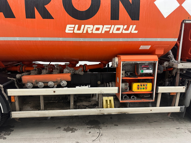 Renault Midlum 300 DXi - Камион цистерна: снимка 4 Renault Midlum 300 DXi - Камион цистерна: снимка 4