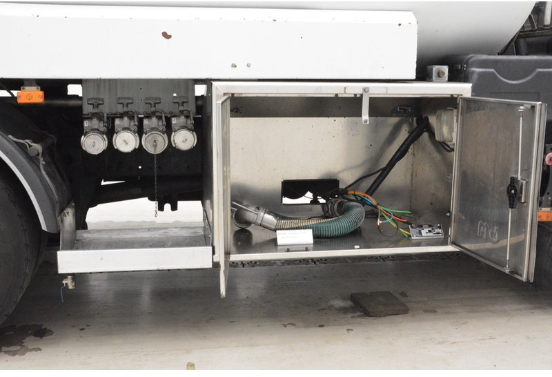 Renault Premium 270 DCi - Камион цистерна: снимка 4 Renault Premium 270 DCi - Камион цистерна: снимка 4