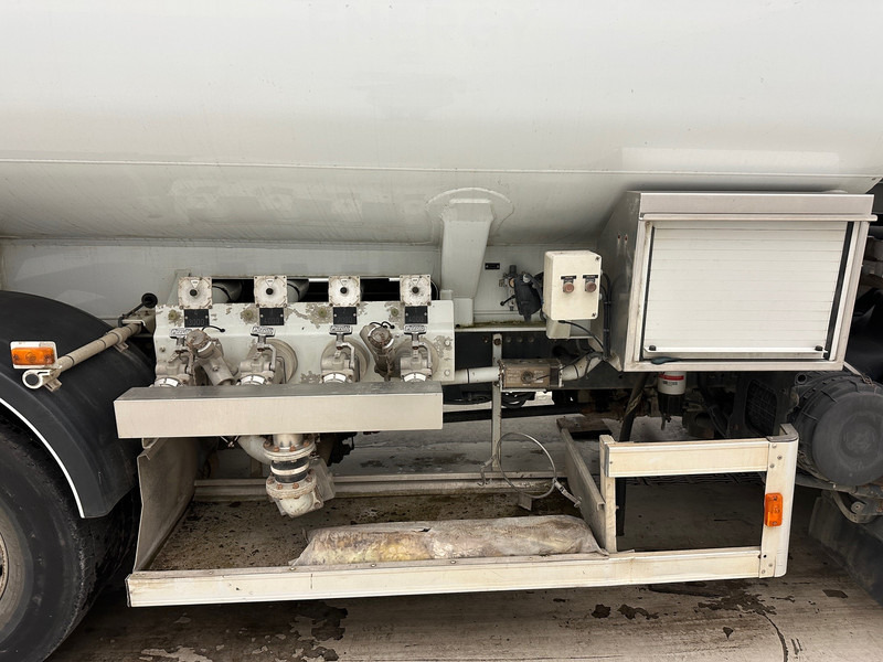 Камион цистерна Renault Premium 270 DXi: снимка 10