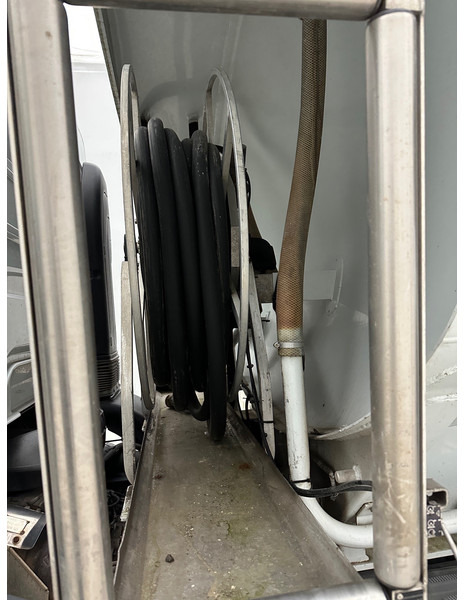 Камион цистерна Renault Premium 270 DXi: снимка 13