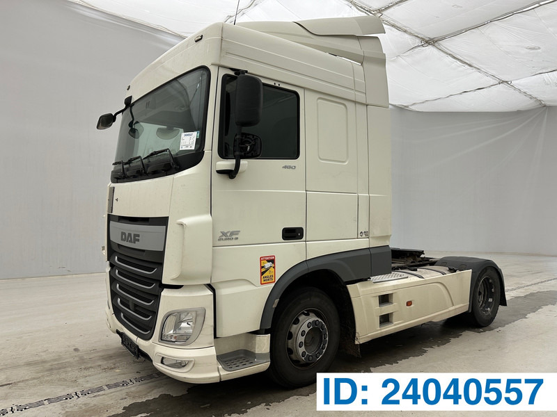 DAF XF 460 Space Cab - Влекач: снимка 1 DAF XF 460 Space Cab - Влекач: снимка 1