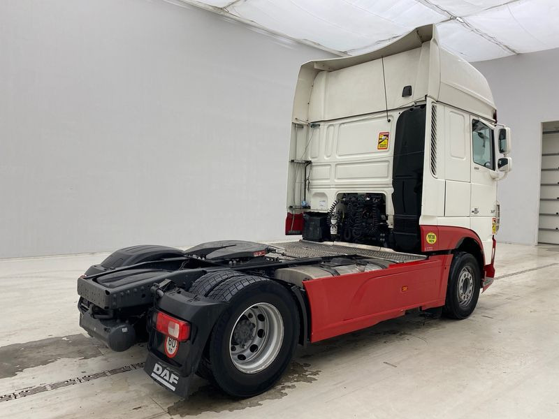 DAF XF105.530 Super Space Cab - Влекач: снимка 4 DAF XF105.530 Super Space Cab - Влекач: снимка 4