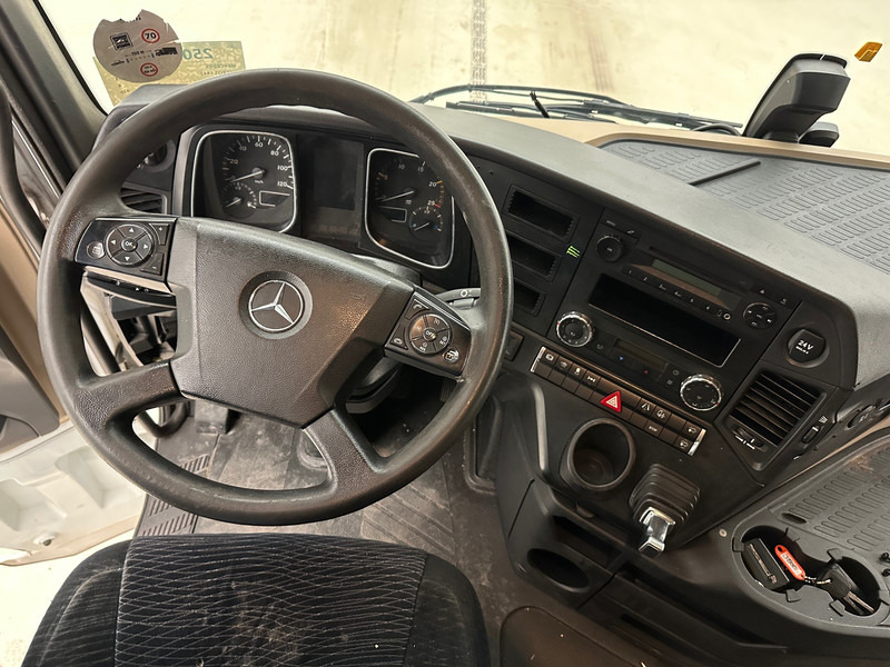 Влекач Mercedes-Benz Actros 1842: снимка 11