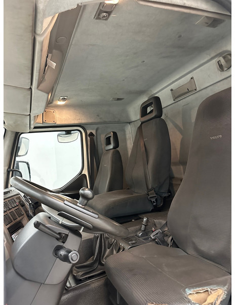 Камион с брезент Volvo FE 340: снимка 16