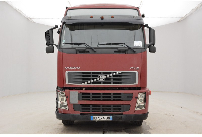 Volvo FH12.460 Globetrotter - Бордови камион: снимка 2 Volvo FH12.460 Globetrotter - Бордови камион: снимка 2