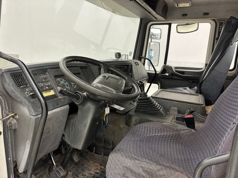 Самосвал камион Volvo FL 180: снимка 10